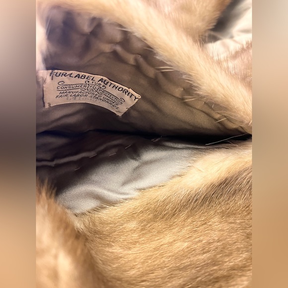 Vintage Mink Cape - Picture 9 of 14